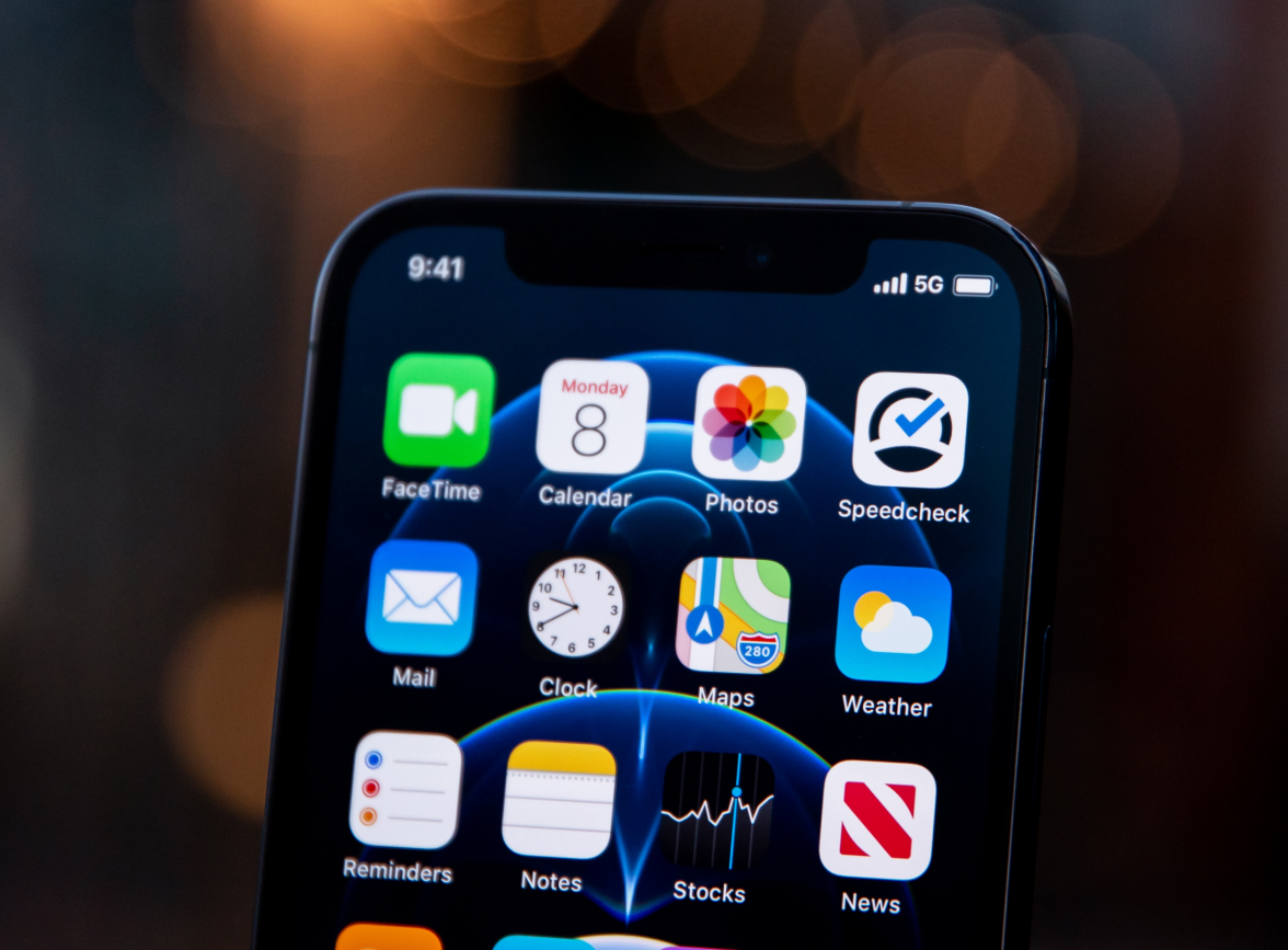 斗门苹果手机维修分享为什么 iPhone 12 在冬季会自动关机 